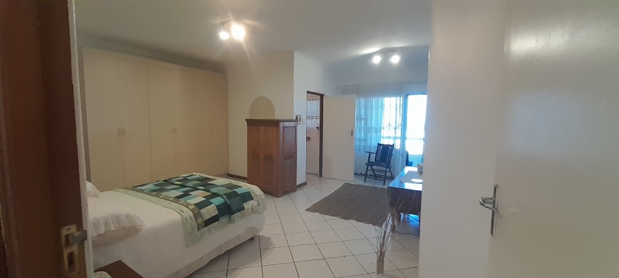 To Let 2 Bedroom Property for Rent in Wavecrest Eastern Cape